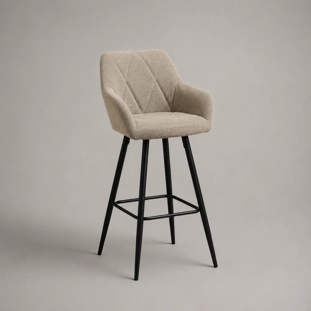 Sgabello da bar imbottito in tessuto beige con schienale e gambe in acciaio nero 50 x 55 x 105 cm