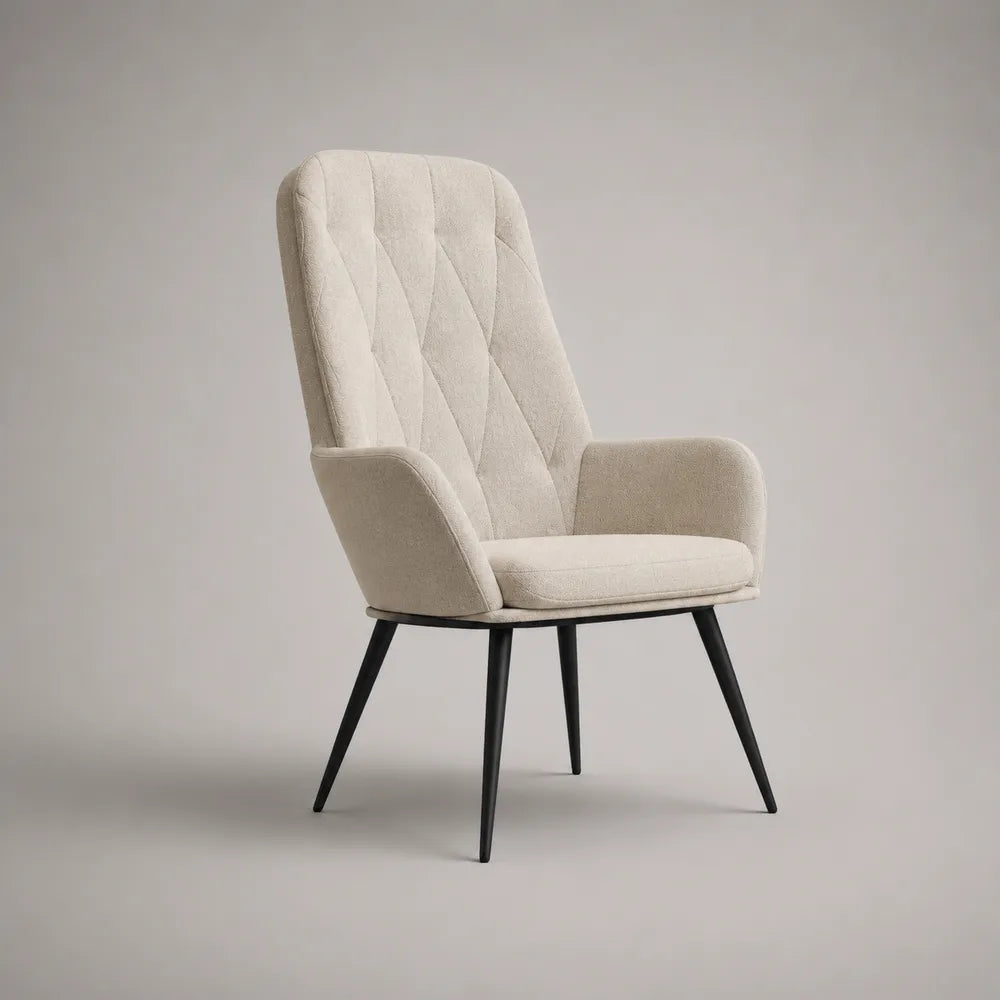 Poltrona da soggiorno imbottita in tessuto beige con schienale alto trapuntato e gambe in acciaio nero 72 x 82 x 85 cm